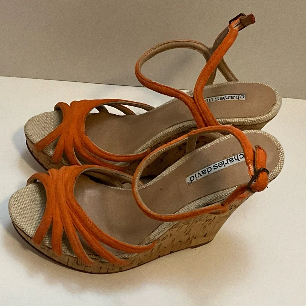 Charles David Orange Wedges 8 - Picture 2 of 13